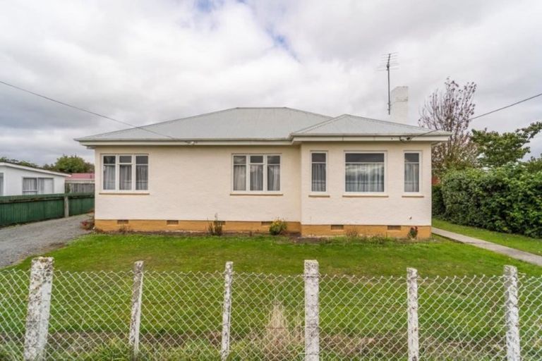 Photo of property in 16 Humphries Street, Greytown, 5712