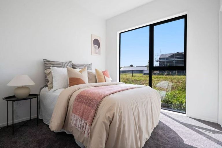 Photo of property in 13 Piringa Road, Pukekohe, 2120
