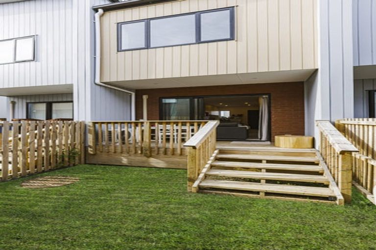 Photo of property in 11 Aumarire Lane, Favona, Auckland, 2024