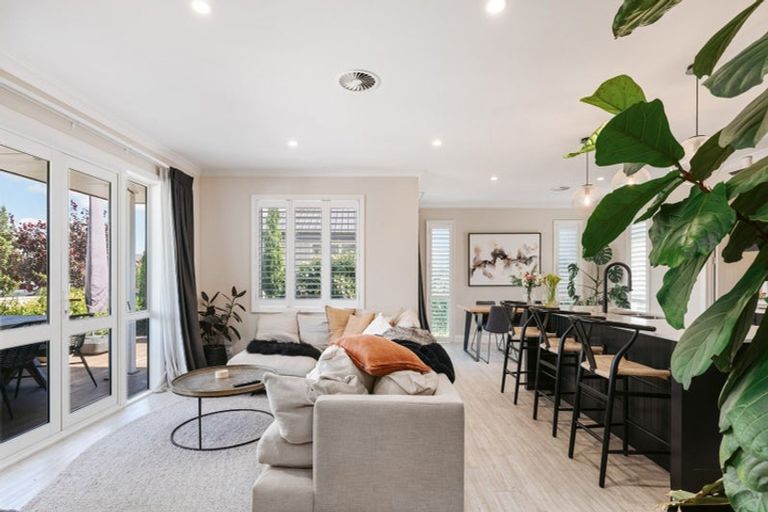 Photo of property in 17 Matepu Crescent, Pyes Pa, Tauranga, 3112