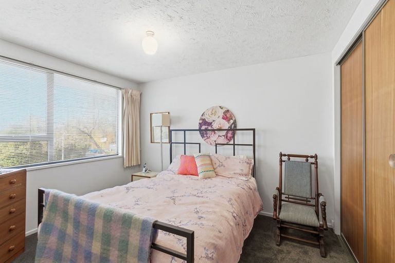 Photo of property in 2/1 Karnak Crescent, Russley, Christchurch, 8042