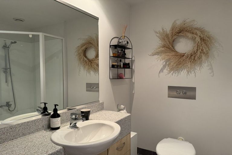 Photo of property in St Peters Apartments, 2e/192 Willis Street, Te Aro, Wellington, 6011