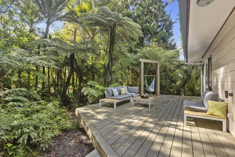 Photo of property in 1 Ngaio Road, Titirangi, Auckland, 0604