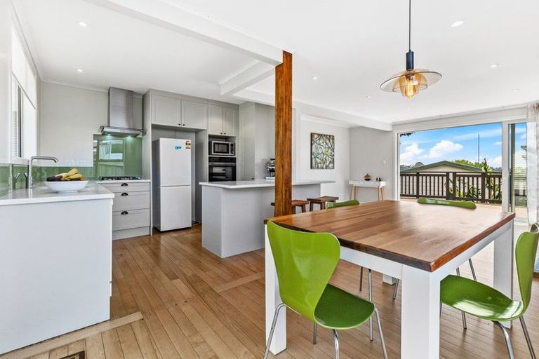 Photo of property in 185 Waimumu Road, Massey, Auckland, 0614