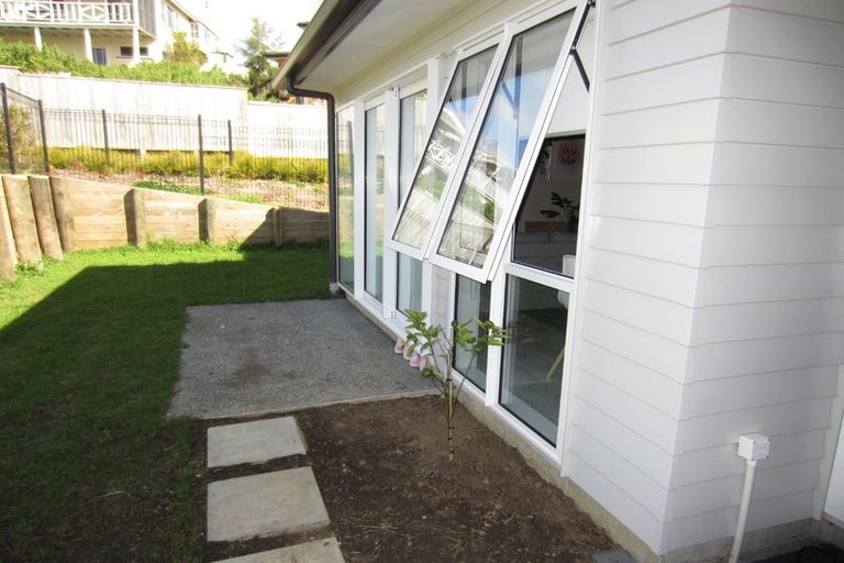 Photo of property in 20 Ridgeview Close, Red Beach, 0932