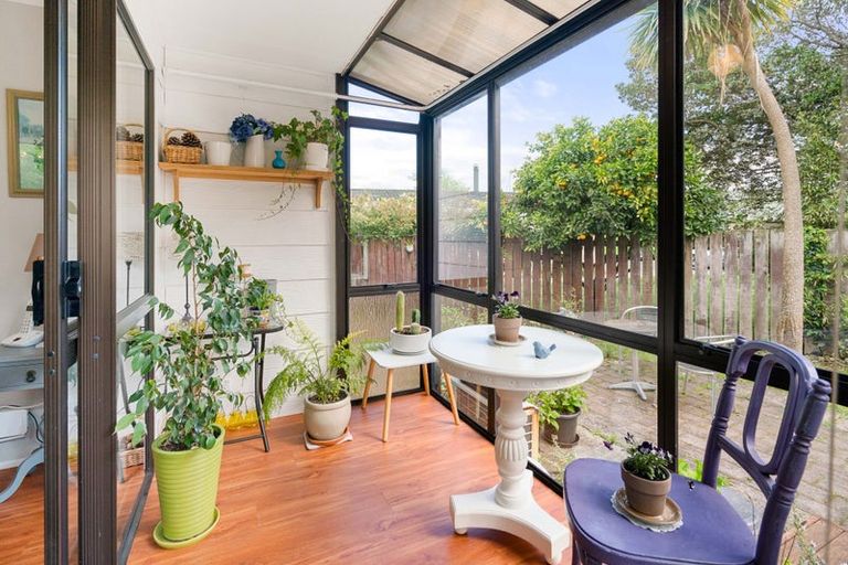 Photo of property in 9 Loasby Place, Greytown, 5712