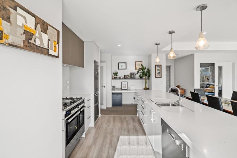 Photo of property in 16 Burnham School Road, Rolleston, 7614