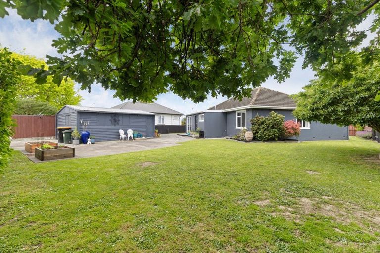 Photo of property in 19 Battersea Place, Roslyn, Palmerston North, 4414