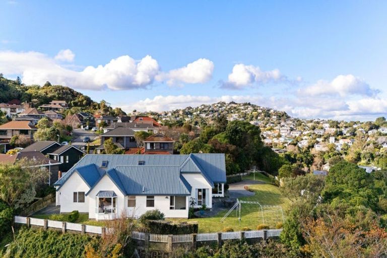 Photo of property in 69 Thatcher Crescent, Crofton Downs, Wellington, 6035