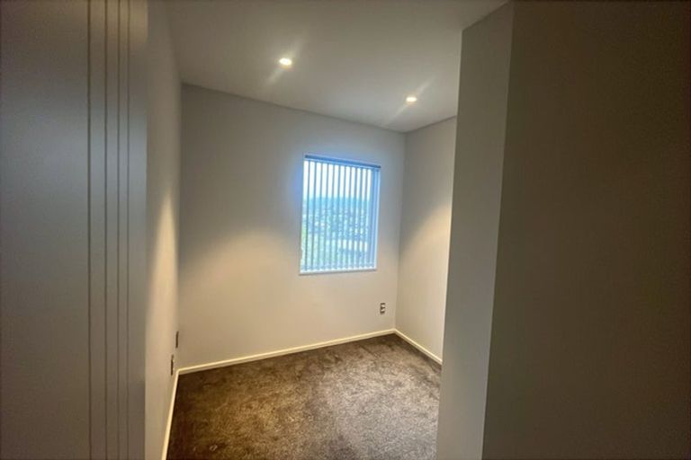 Photo of property in 75 Bordeaux Parade, Te Atatu South, Auckland, 0610