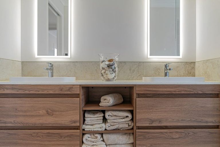 Photo of property in 5 Onerere Drive, Whitianga, 3510