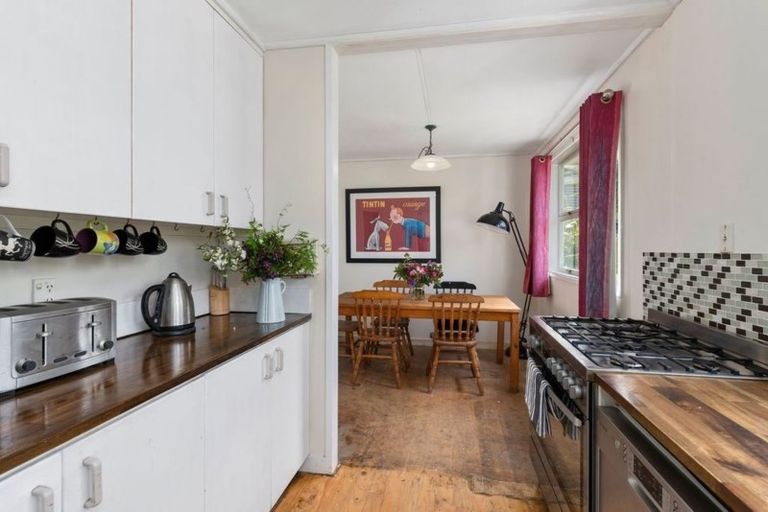 Photo of property in 45 Makiri Street, Helensville, 0800