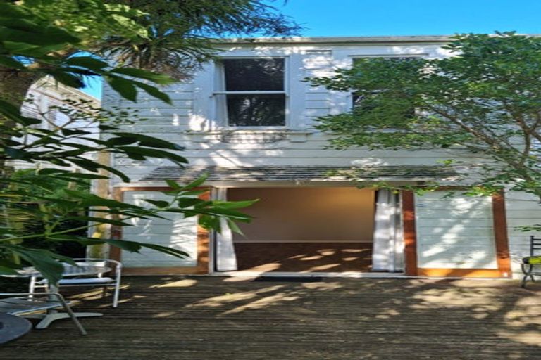 Photo of property in 127 Daniell Street, Newtown, Wellington, 6021
