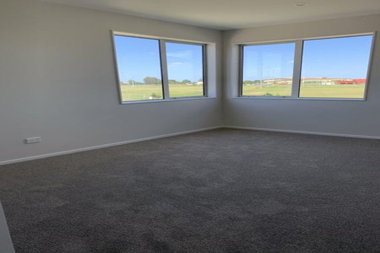 Photo of property in 2 Softwood Avenue, Takanini, 2110