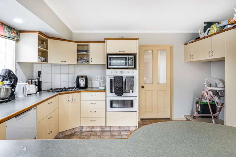 Photo of property in 30 Strachan Way, Highbury, Palmerston North, 4412