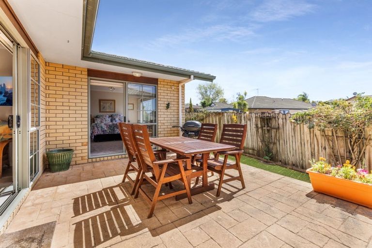 Photo of property in 88 Buscomb Avenue, Henderson, Auckland, 0610