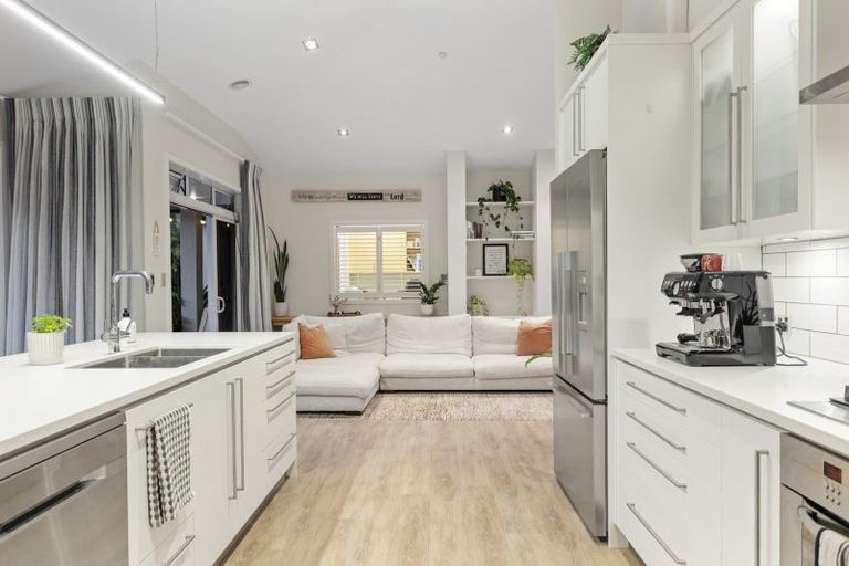 Photo of property in 50r Saint Regis Way, Bethlehem, Tauranga, 3110