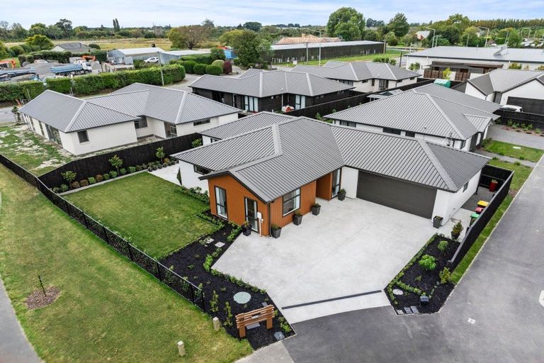 Photo of property in 25 Millhaven Place, Casebrook, Christchurch, 8051