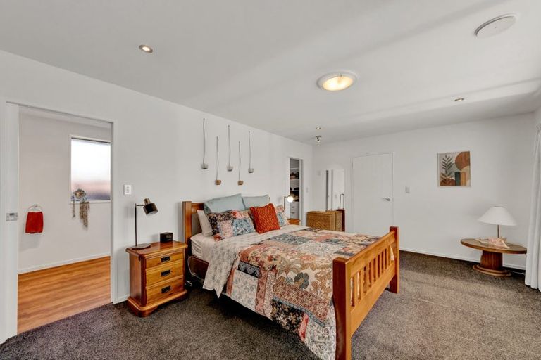 Photo of property in 14 Creese Place, Redwood, Christchurch, 8051