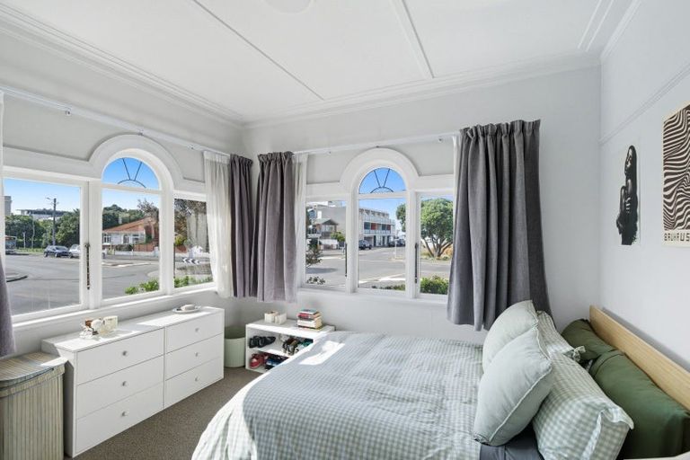 Photo of property in 31 Beach Street, Saint Clair, Dunedin, 9012