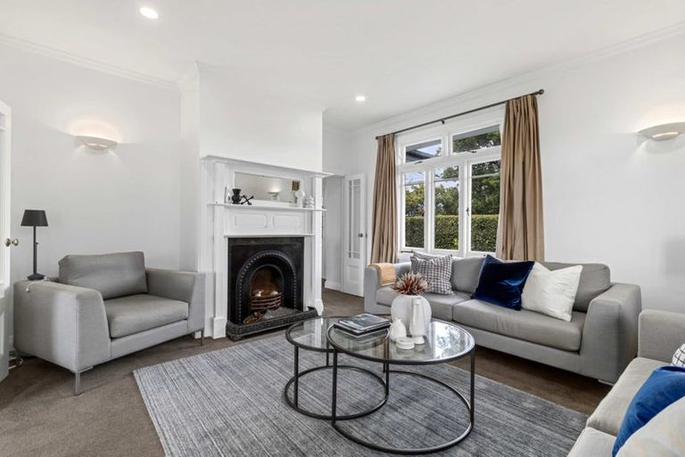 Photo of property in 1/41 East Coast Road, Milford, Auckland, 0620