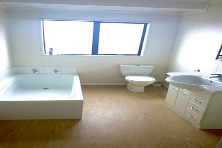 Photo of property in 2/23 Rata Street, New Lynn, Auckland, 0600