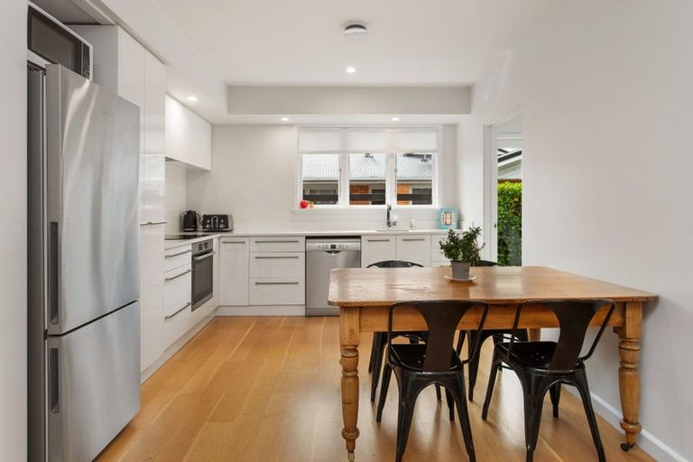 Photo of property in 98 Hamilton Avenue, Ilam, Christchurch, 8041