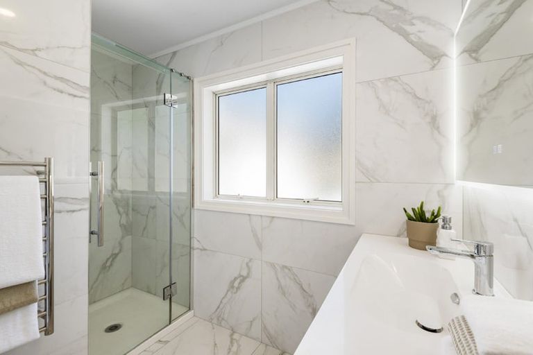 Photo of property in 14 Mcfetridge Place, Hillcrest, Auckland, 0627