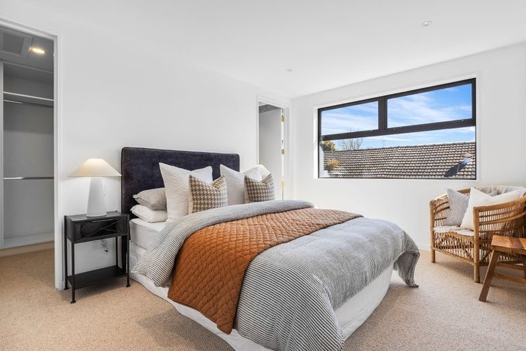 Photo of property in 2/17 Hewitts Road, Merivale, Christchurch, 8014