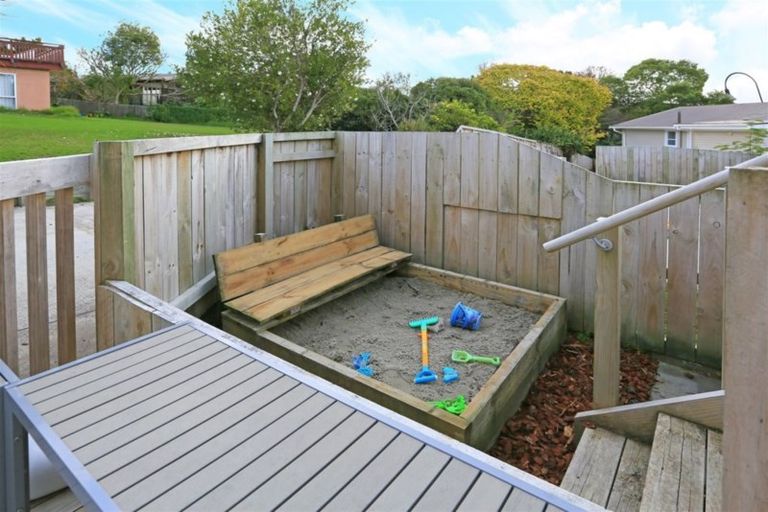 Photo of property in 64b Colwill Road, Massey, Auckland, 0614