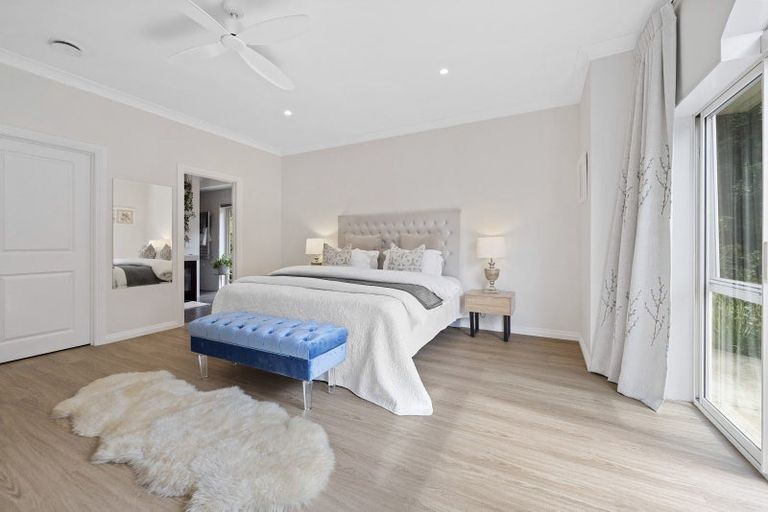 Photo of property in 7 Hobbs Road, Matakatia, Whangaparaoa, 0930