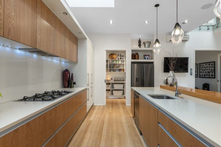 Photo of property in 10 Royds Street, Fendalton, Christchurch, 8014