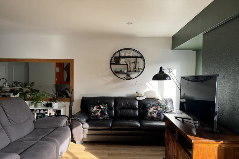 Photo of property in St Peters Apartments, 2e/192 Willis Street, Te Aro, Wellington, 6011