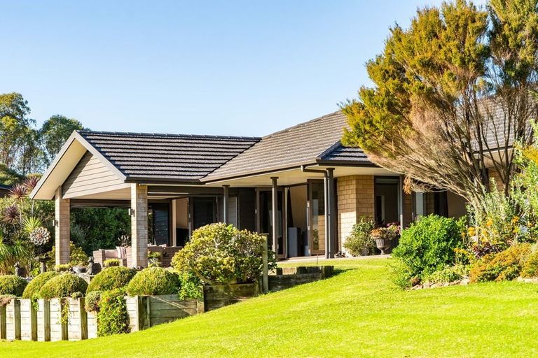 Photo of property in 97 West Ridge Road, Maunu, Whangarei, 0110