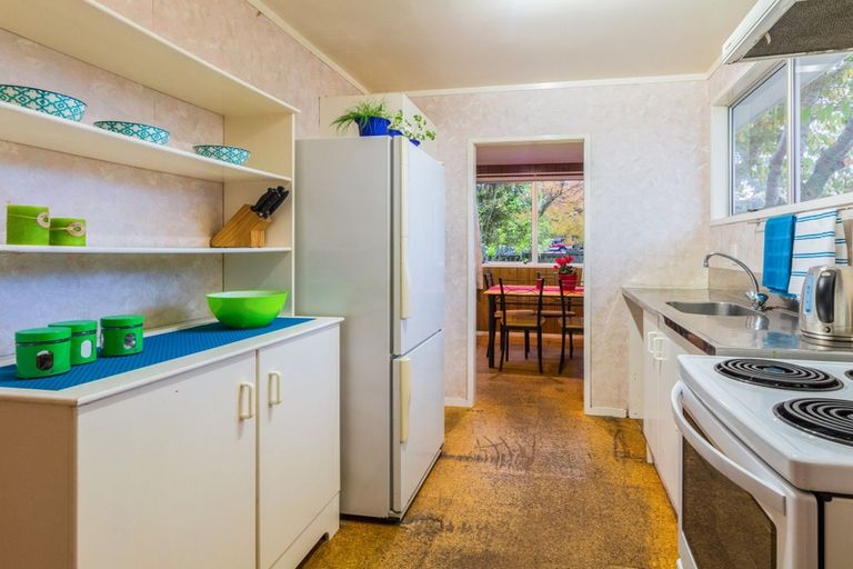 Photo of property in 18 Farwood Drive, Henderson, Auckland, 0612