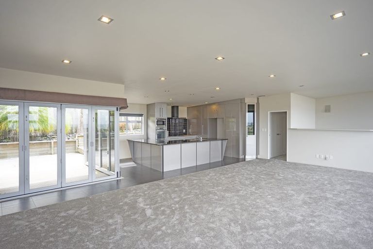 Photo of property in 3 Orewa Heights Crescent, Orewa, 0931