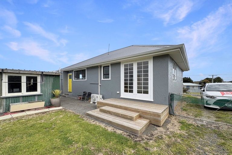 Photo of property in 14 Egmont Street, Castlecliff, Whanganui, 4501