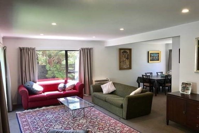 Photo of property in 95a Churton Drive, Churton Park, Wellington, 6037