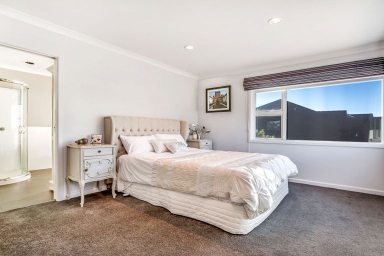 Photo of property in 17 Hinau Street, New Lynn, Auckland, 0600