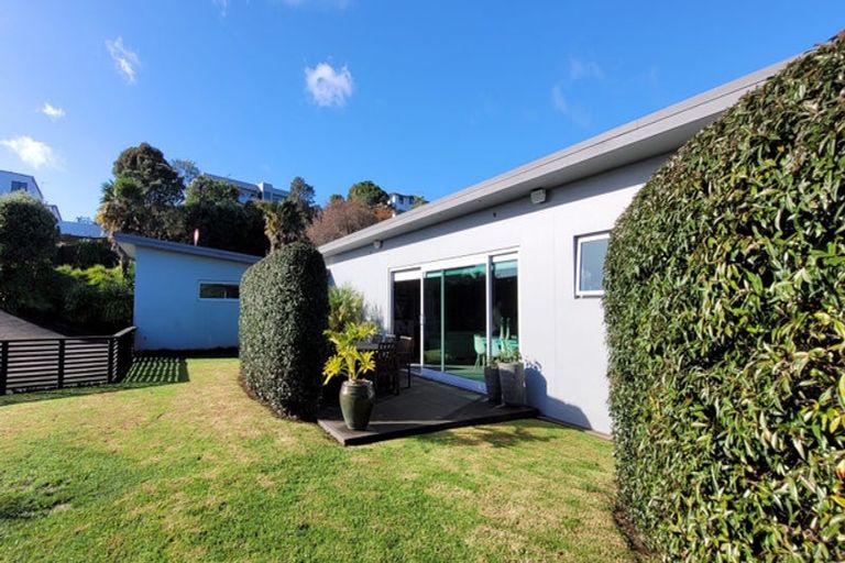 Photo of property in 28 Veale Road, Frankleigh Park, New Plymouth, 4310