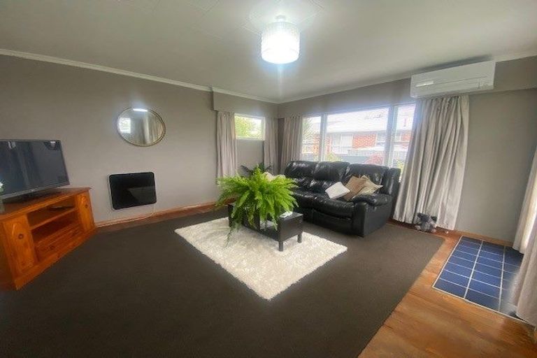 Photo of property in 87a Karamu Crescent, Wainuiomata, Lower Hutt, 5014