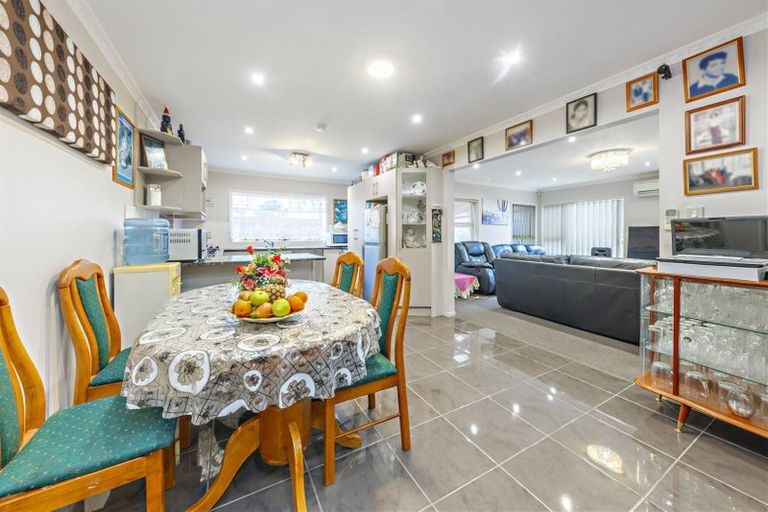 Photo of property in 43a Gray Avenue, Mangere East, Auckland, 2024