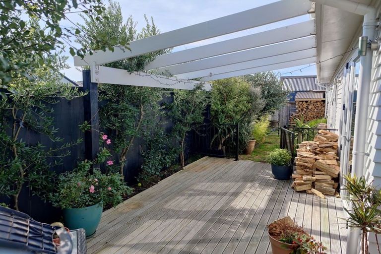 Photo of property in 17 Kedah Street, Miramar, Wellington, 6022