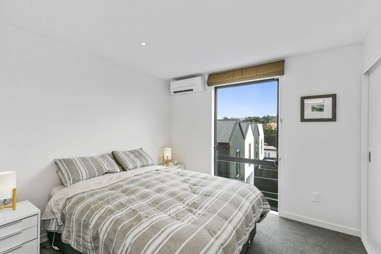 Photo of property in 11/6u Oswald Crescent, Paparangi, Wellington, 6037