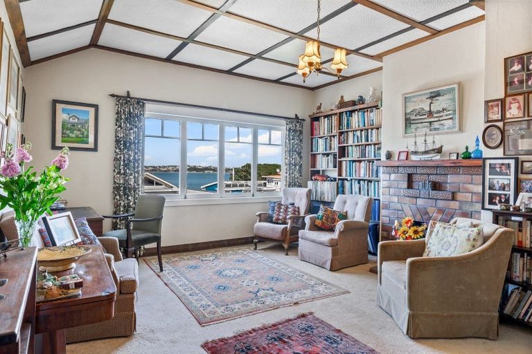 Photo of property in 3 Cambridge Terrace, Devonport, Auckland, 0624