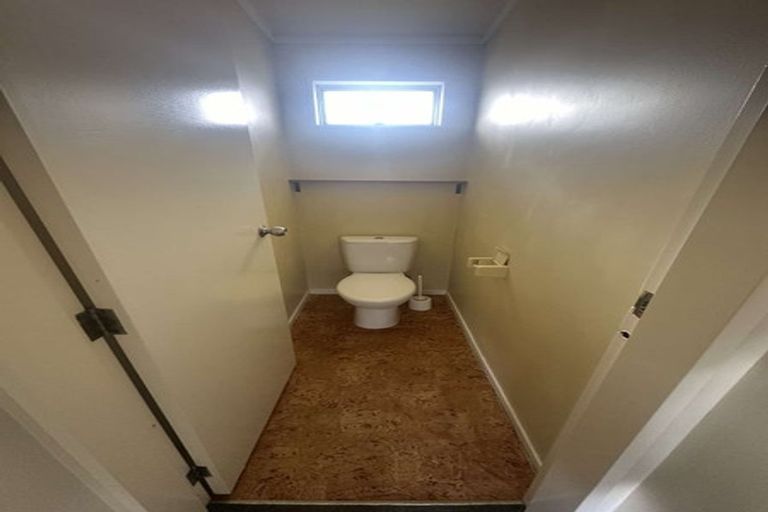 Photo of property in 1/2 Cathie Place, Karori, Wellington, 6012