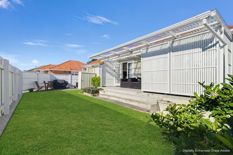 Photo of property in 136 Nuffield Avenue, Marewa, Napier, 4110