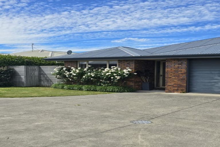 Photo of property in 15a Seadown Crescent, Amberley, 7410