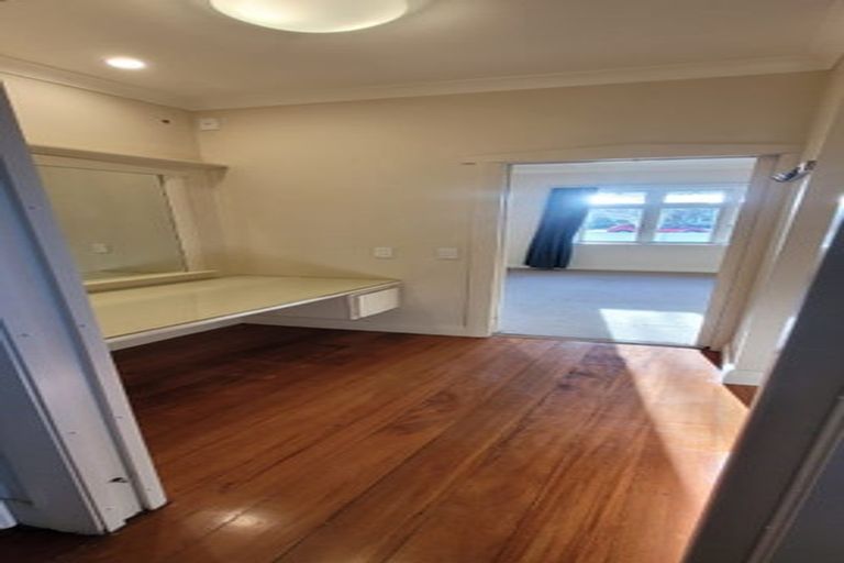 Photo of property in 40 Birdwood Road, Waterloo, Lower Hutt, 5011