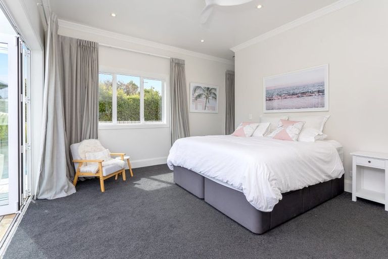 Photo of property in 43 Kent Terrace, Riverhead, 0820